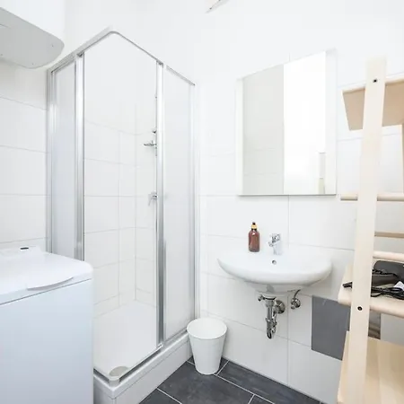 Anna And Friends First Floor