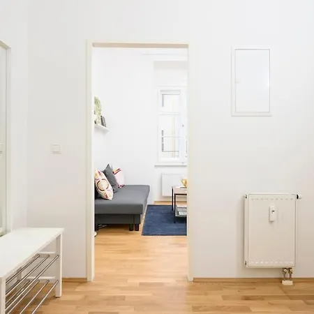 Διαμέρισμα Anna And Friends First Floor *