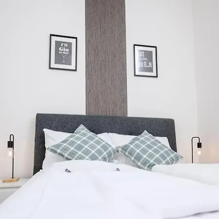 Anna And Friends First Floor Γκρατς