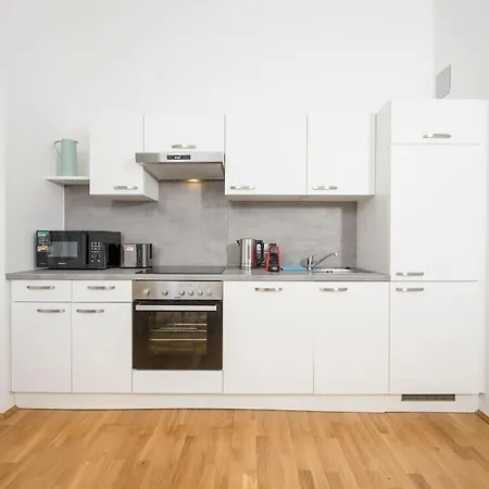 Anna And Friends First Floor