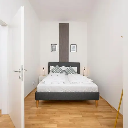 Διαμέρισμα Anna And Friends First Floor *