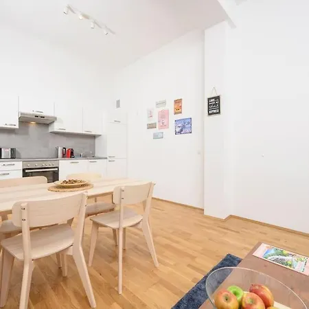 Anna And Friends First Floor Διαμέρισμα *