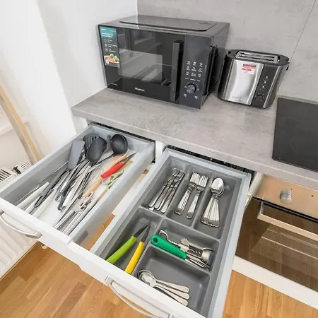 Anna And Friends First Floor Γκρατς