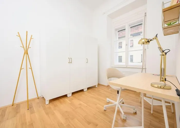 Anna And Friends First Floor